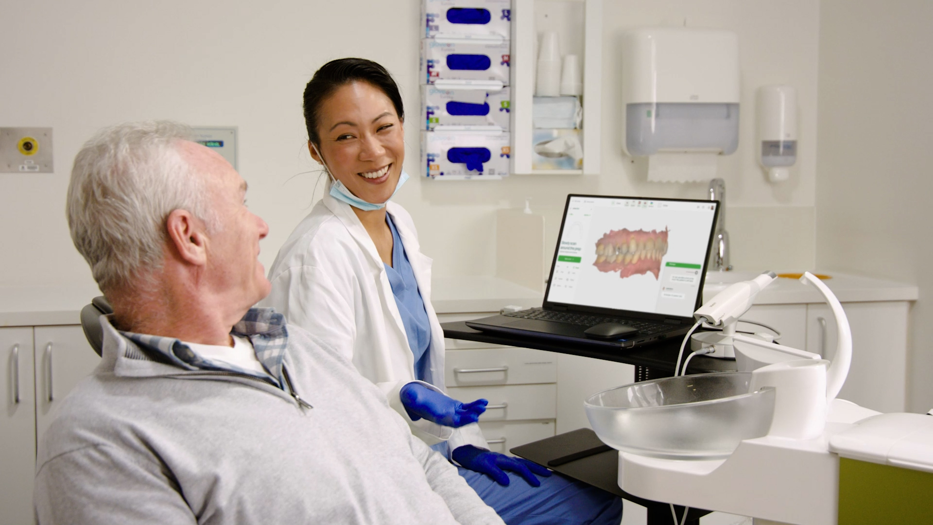 Dandy overview chairside scan with dentist